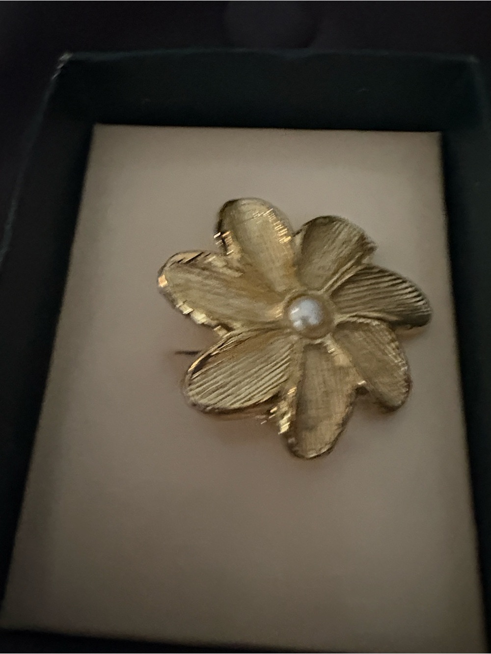 Vintage Gold Flower Pearl Center Brooch - Women Jewelry